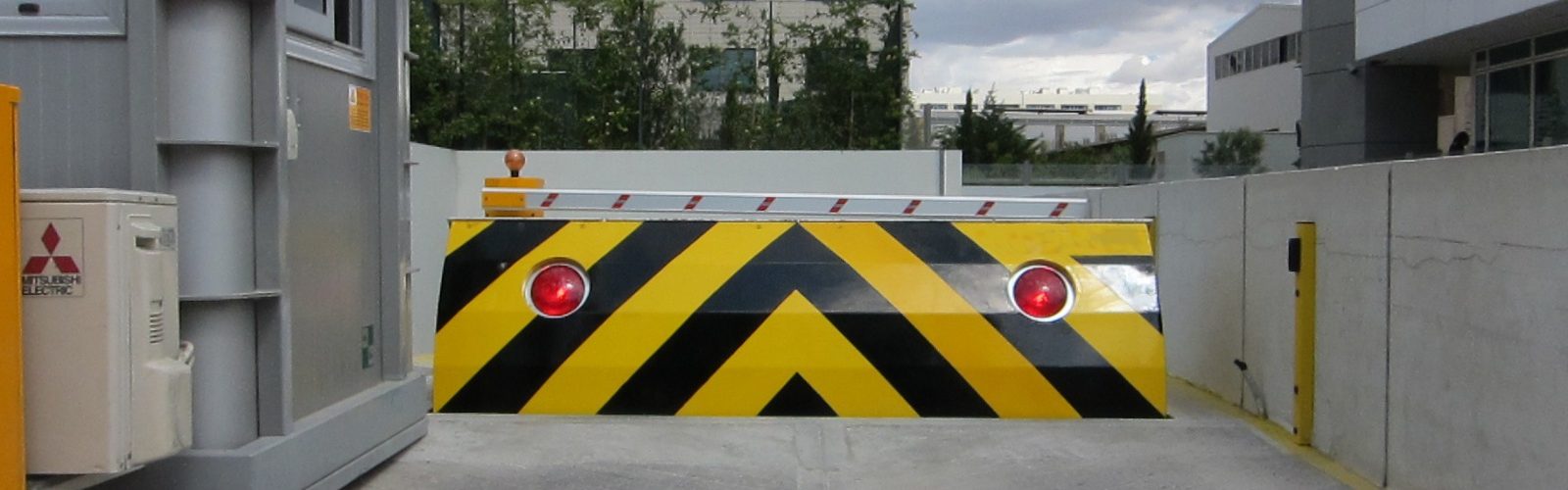 Titan road blocker anit terrorist